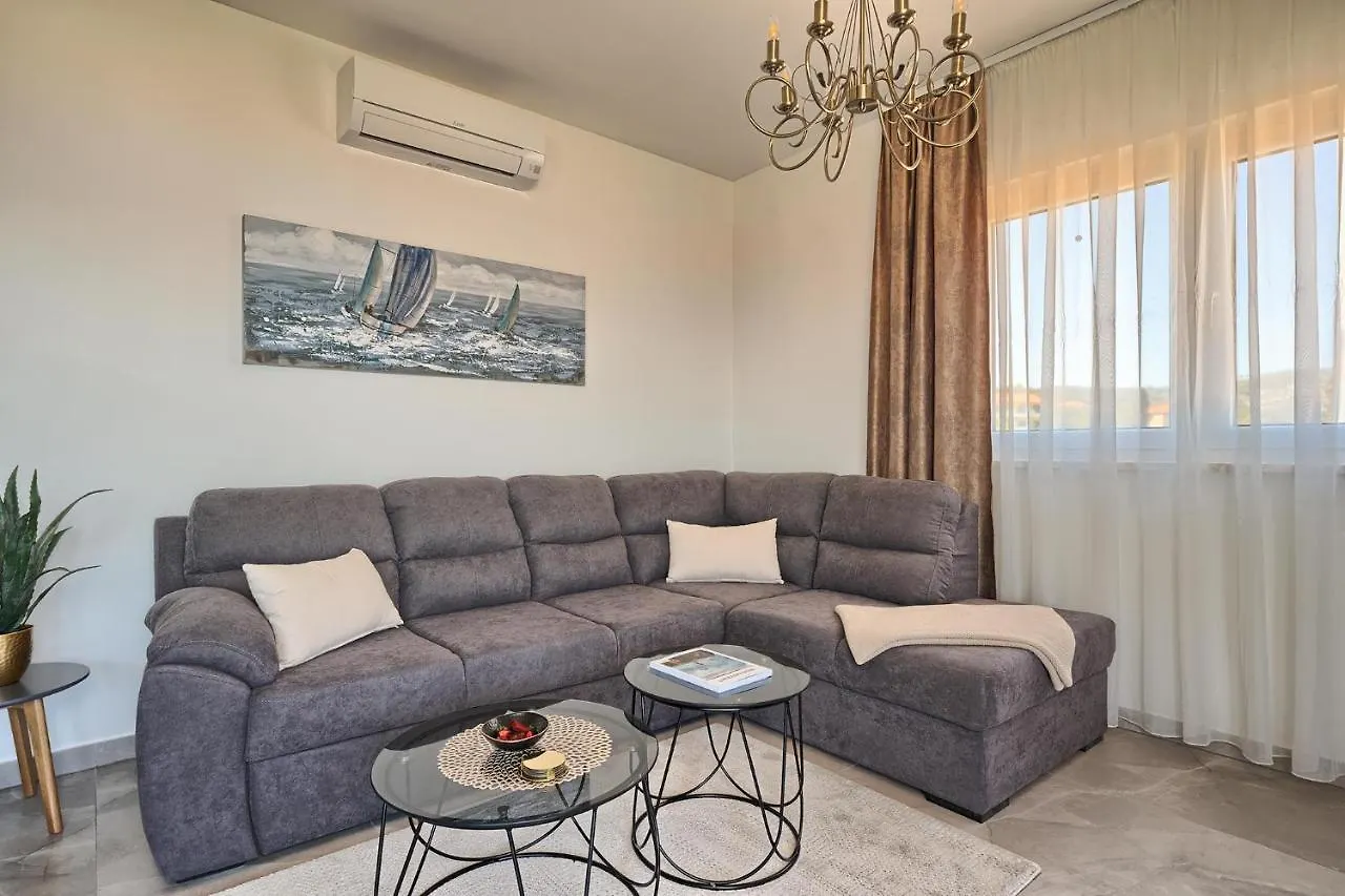 Doris' Place - Sea View Flat Close To Beach Slatine